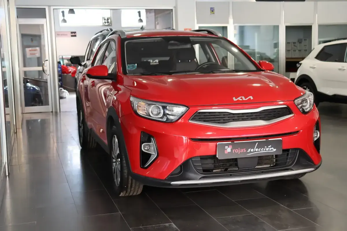 Nuevo Kia Stonic 100 CV (73 kW) 2025 Rojo SUV