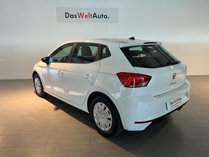 Blanco Usado 2023 Seat Ibiza Reference | 15.500 € (Precio justo) - Imagen 1/4