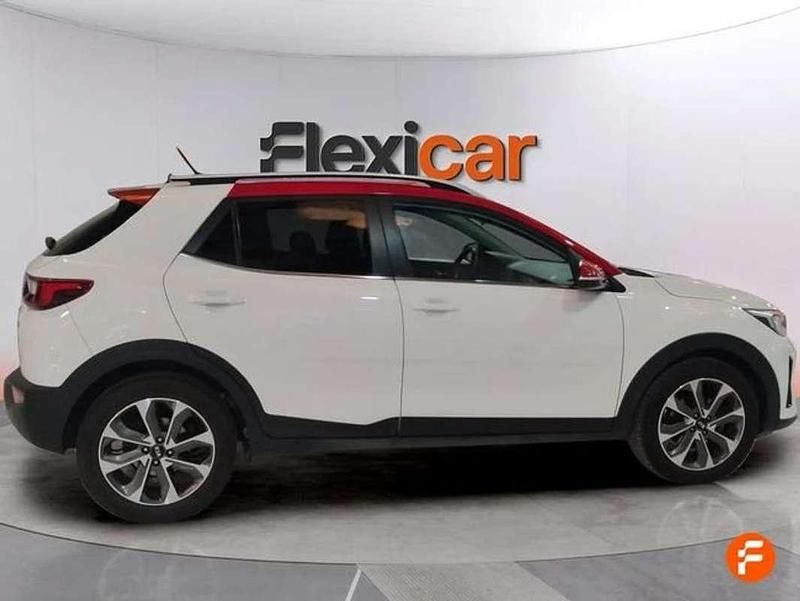 Usado Kia Stonic 120 CV (88 kW) 2018 Blanco SUV