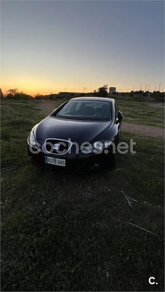 Usado Seat Leon Reference 105 CV (77 kW) 2008 Negro Utilitario
