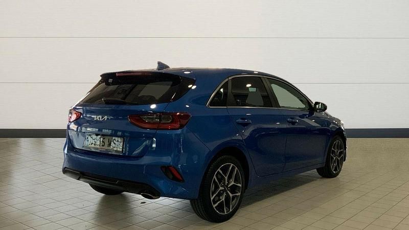 Usado Kia Ceed 140 CV (102 kW) 2024 Azul Utilitario
