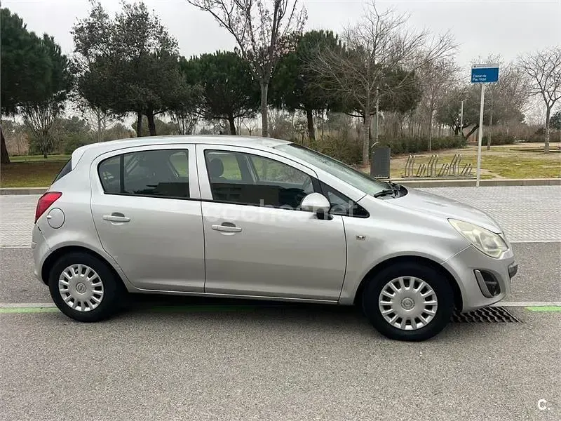 Usado Opel Corsa 75 CV (55 kW) 2011 Gris / plata Utilitario