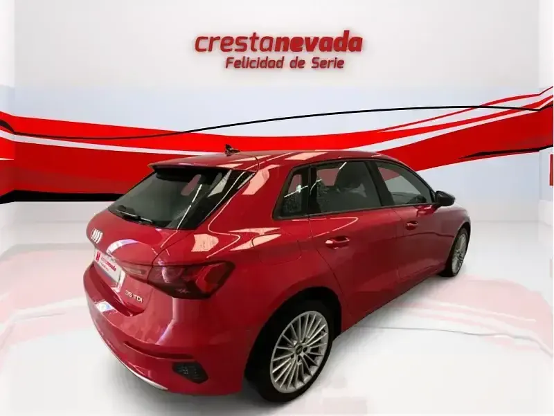 Usado Audi A3 Advanced Plus 150 CV (110 kW) 2022 Rojo Berlina
