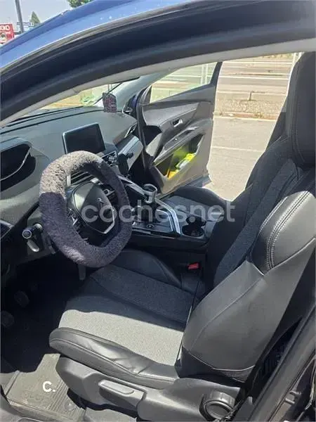 Usado Peugeot 5008 Allure 130 CV (95 kW) 2018 Azul SUV