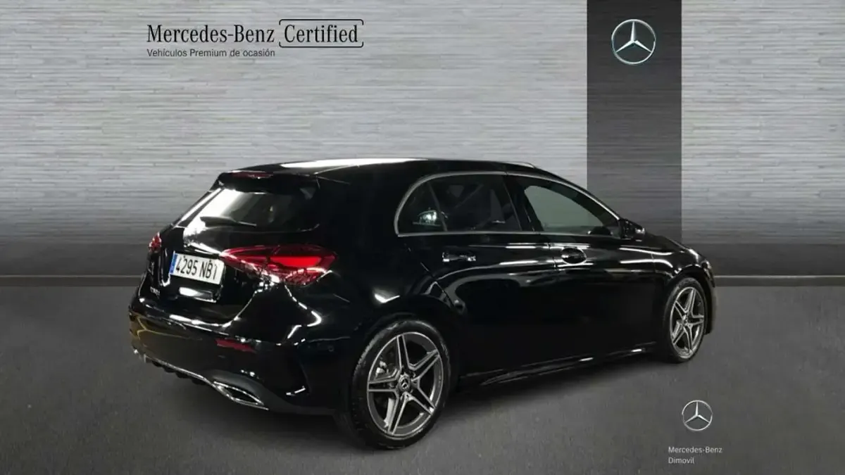 Usado Mercedes A180 116 CV (85 kW) 2025 Negro Berlina