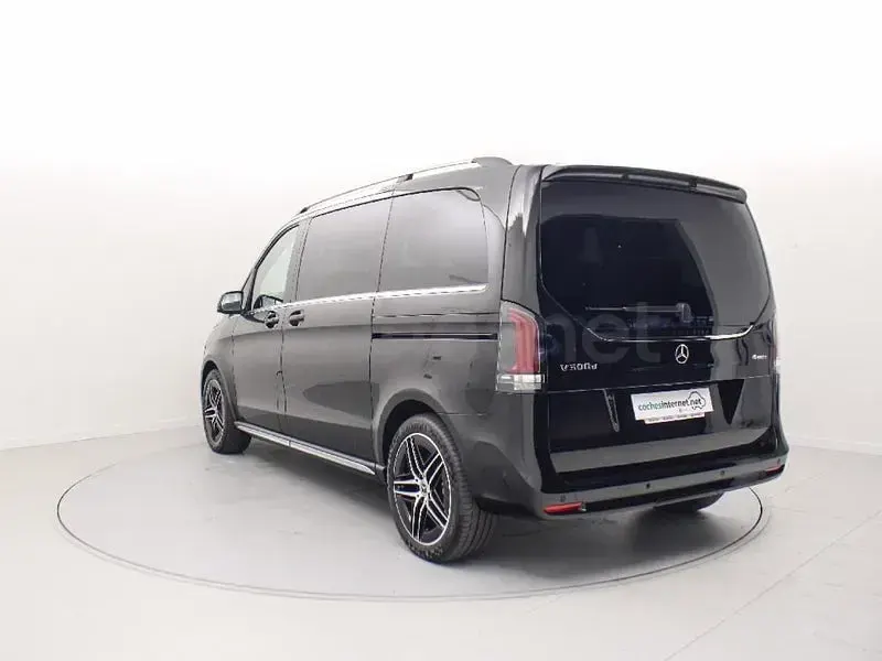 Usado Mercedes V300 Avantgarde 237 CV (174 kW) 2025 Negro Monovolumen