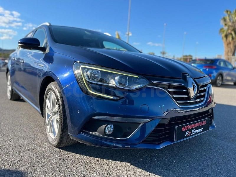 Usado Renault Mégane GrandTour Bose Edition 130 CV (95 kW) 2017 Azul Familiar
