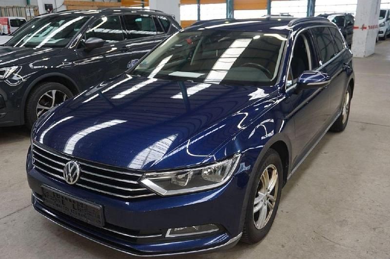 Azul Usado 2019 VW Passat Sportline Familiar | 17.650 € (Super precio) - Imagen 1/4