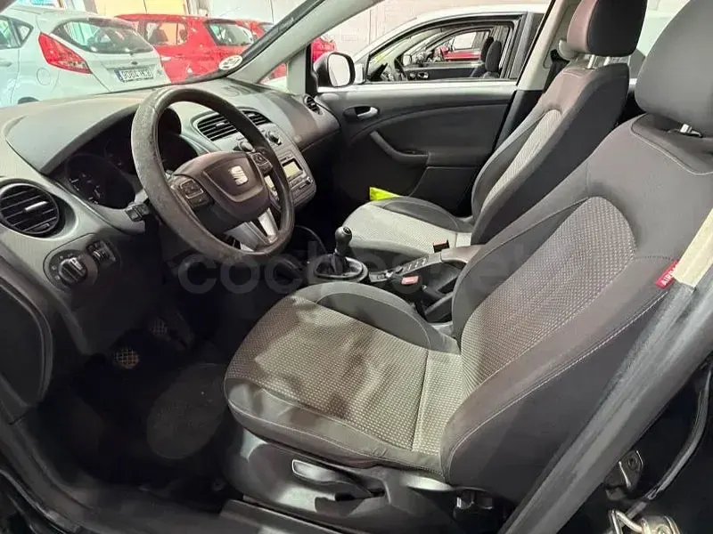 Usado Seat Altea XL Reference 105 CV (77 kW) 2011 Negro Monovolumen