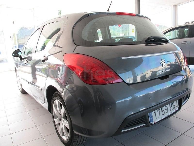 Usado Peugeot 308 Allure 156 CV (114 kW) 2013 Negro Berlina