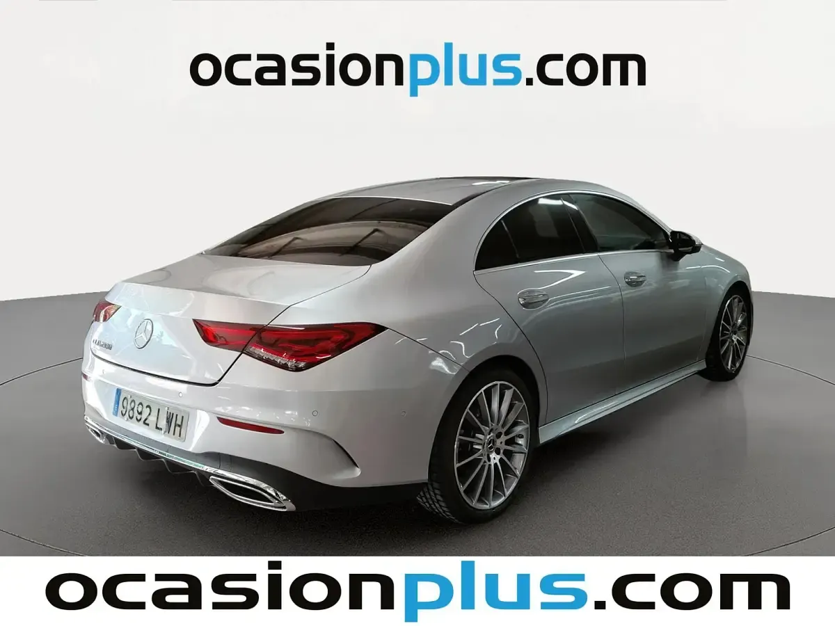 Usado Mercedes CLA200 AMG 163 CV (119 kW) 2022 Gris plata Berlina