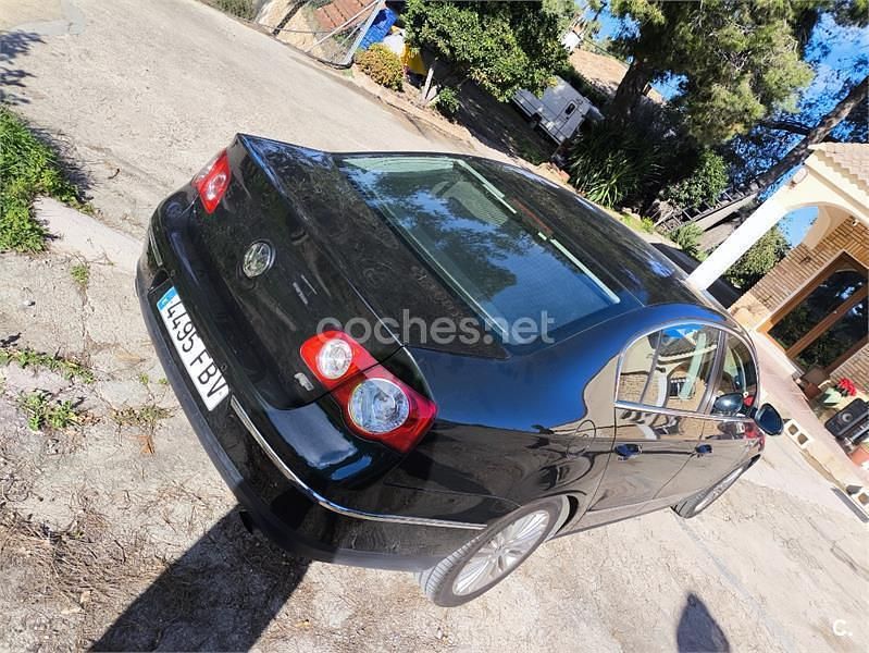 Usado VW Passat Highline 250 CV (183 kW) 2006 Verde Berlina