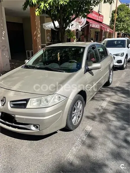 Usado Renault Mégane Dynamique 110 CV (80 kW) 2009 Beige Berlina