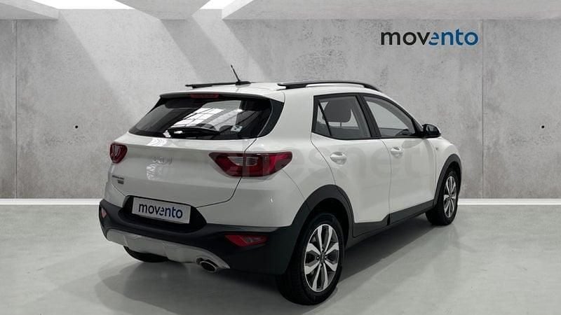 Usado Kia Stonic 100 CV (73 kW) 2022 Blanco SUV