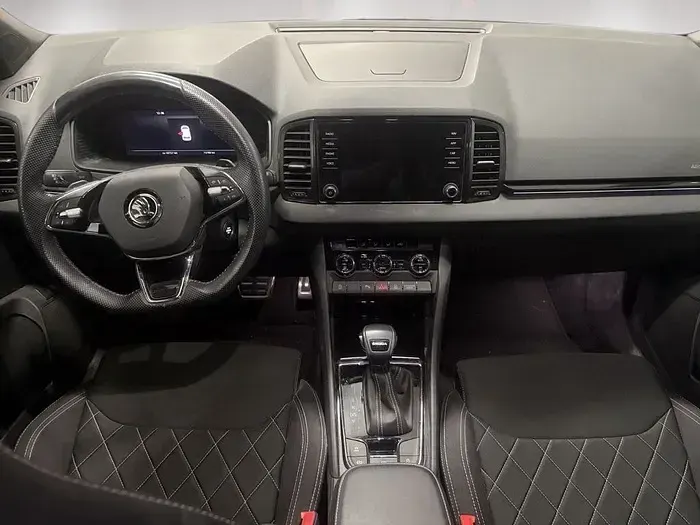 Usado Skoda Karoq SportLine 150 CV (110 kW) 2022 Gris SUV