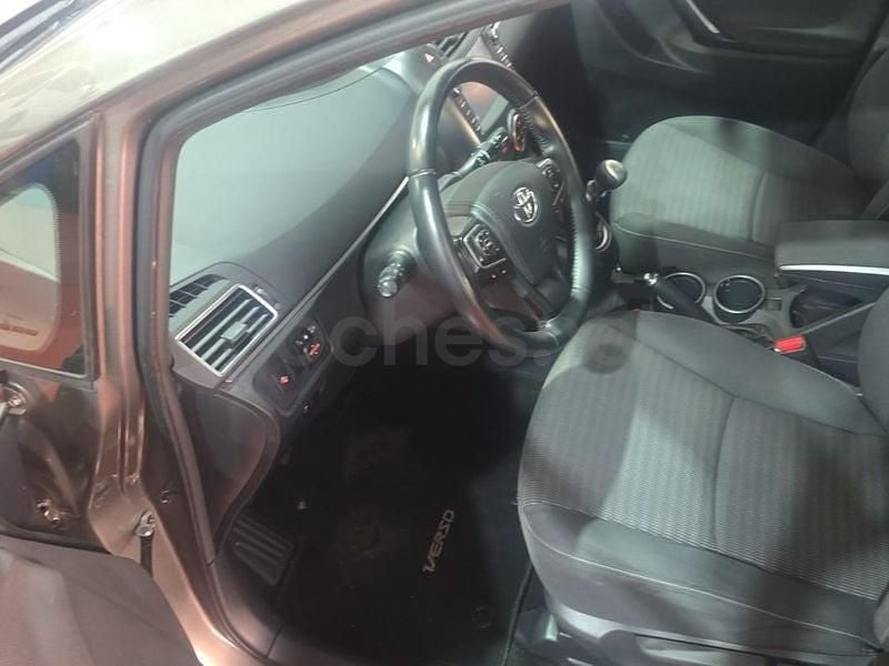 Usado Toyota Verso Advance 112 CV (82 kW) 2016 Marrón Monovolumen