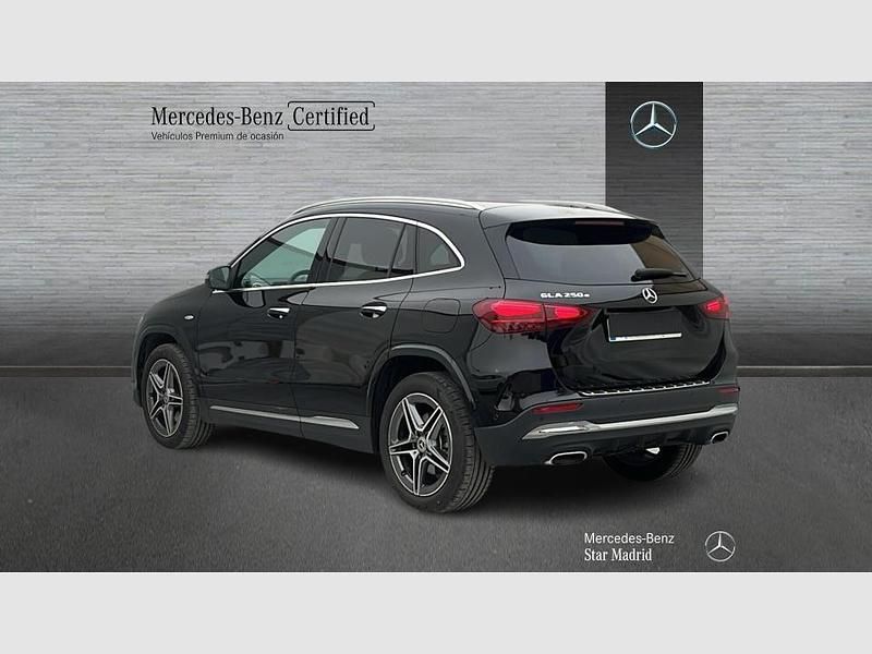Usado Mercedes GLA250 AMG line 218 CV (160 kW) 2025 Negro SUV