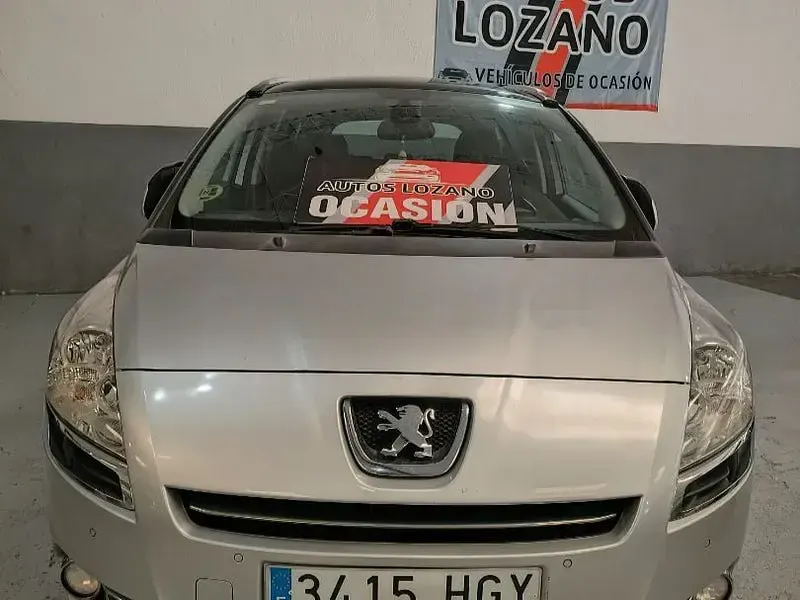 Usado Peugeot 5008 Access 112 CV (82 kW) 2012 Gris / plata Monovolumen