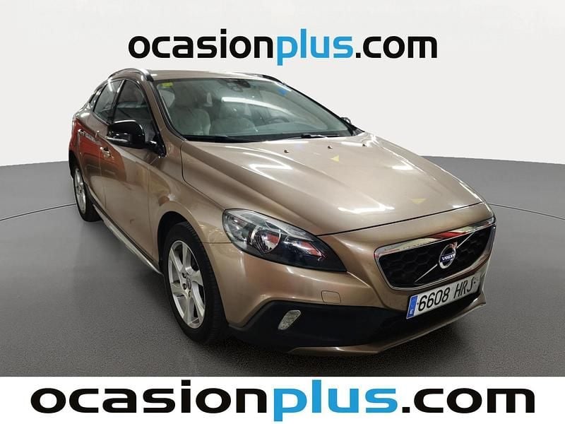 Usado Volvo V40 Momentum 115 CV (84 kW) 2013 Marrón Utilitario