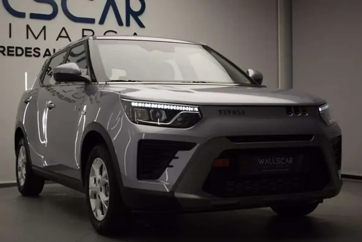 Nuevo SsangYong Tivoli 135 CV (99 kW) 2025 Gris SUV