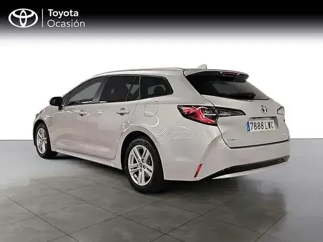 Usado Toyota Corolla Active 122 CV (89 kW) 2022 Gris Familiar