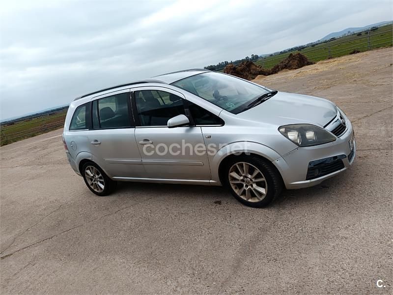 Usado Opel Zafira Enjoy 120 CV (88 kW) 2006 Gris / plata Monovolumen