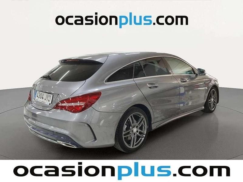 Usado Mercedes CLA200 Shooting Brake 136 CV (100 kW) 2017 Gris Familiar