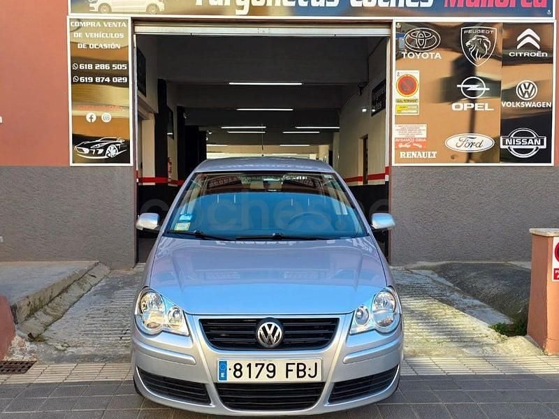 Usado VW Polo Advance 70 CV (51 kW) 2007 Gris / plata Utilitario