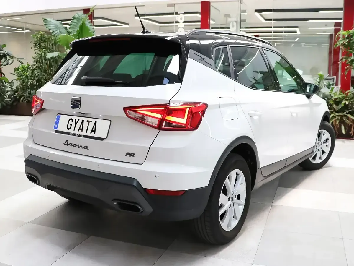 Usado Seat Arona FR 115 CV (84 kW) 2026 Blanco SUV