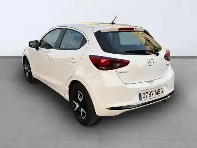 Usado Mazda 2 Center-Line 90 CV (66 kW) 2024 Blanco Utilitario