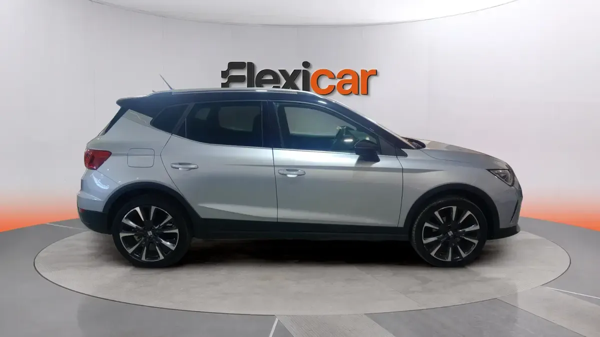 Usado Seat Arona FR 150 CV (110 kW) 2024 Gris SUV