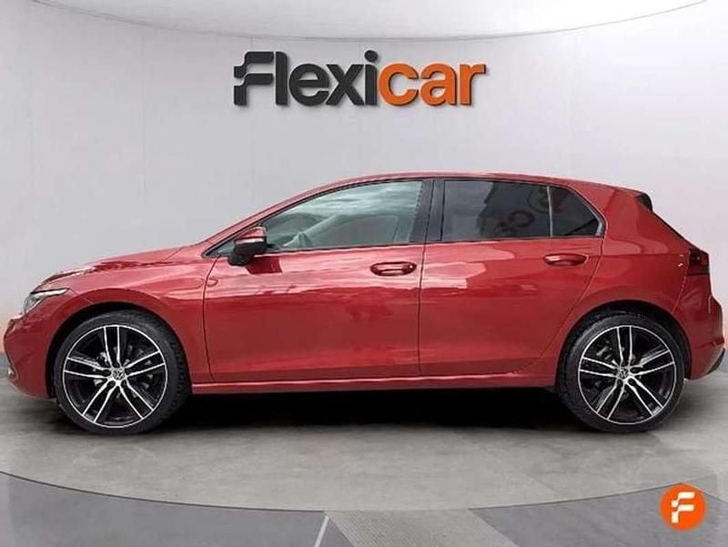 Usado VW Golf VIII Life 110 CV (80 kW) 2023 Rojo Berlina