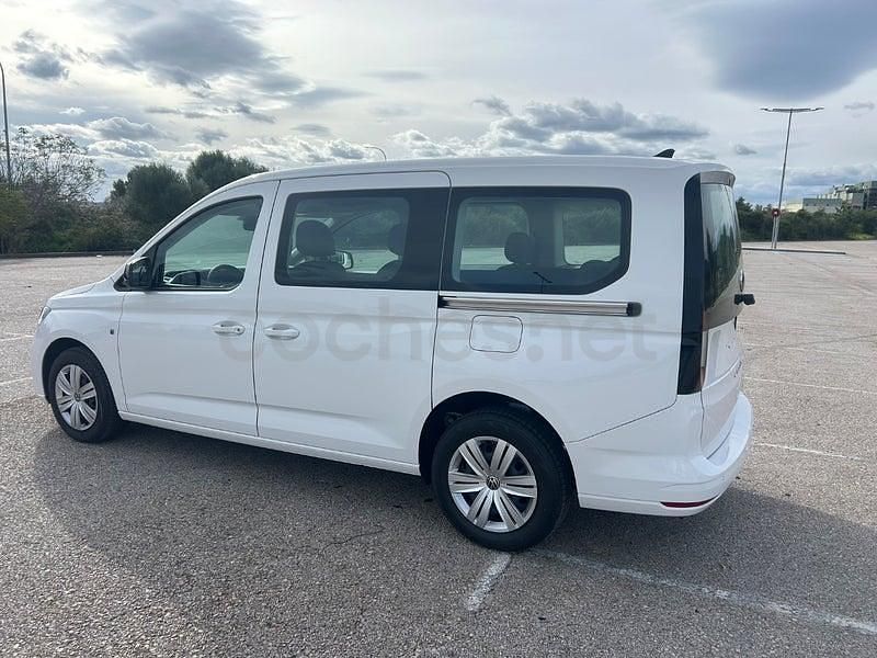 Usado VW Caddy Maxi 102 CV (75 kW) 2024 Blanco Monovolumen