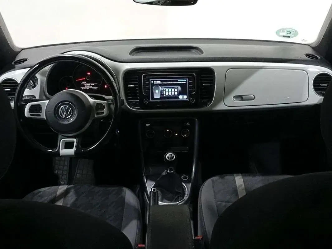 Usado VW Beetle Design 110 CV (80 kW) 2017 Blanco Utilitario