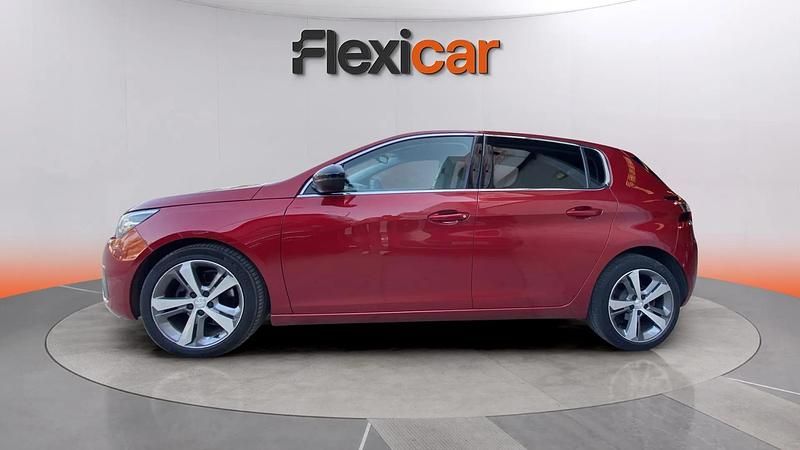 Usado Peugeot 308 Allure+ 131 CV (96 kW) 2019 Rojo Berlina