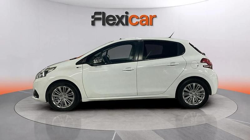 Usado Peugeot 208 Access 82 CV (60 kW) 2016 Blanco Utilitario