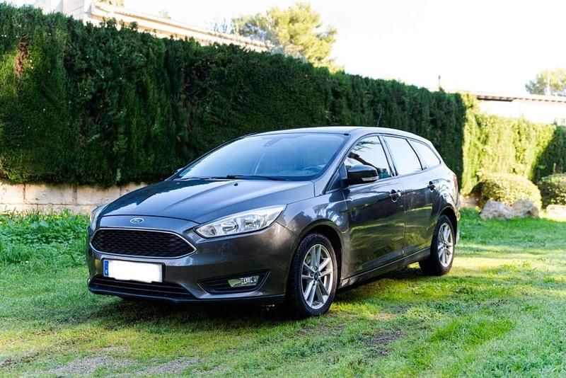 Usado Ford Focus Active 125 CV (91 kW) 2018 Marrón Utilitario