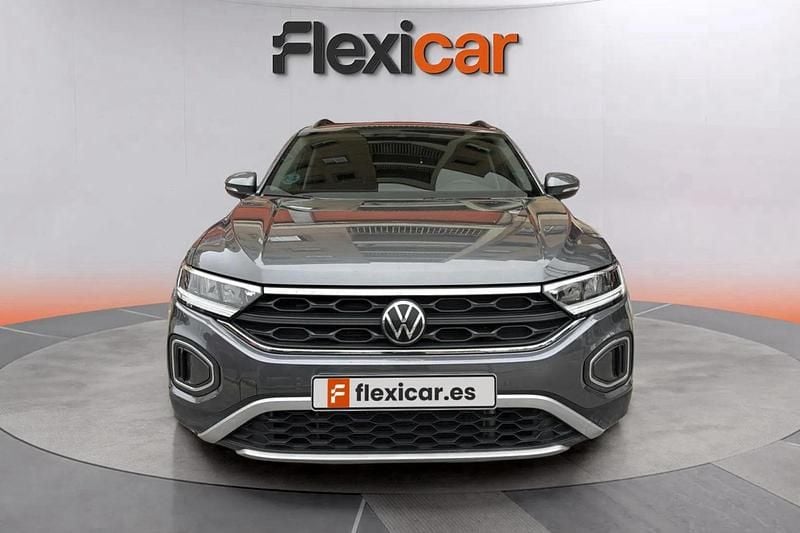Usado VW T-Roc Life 150 CV (110 kW) 2023 Gris SUV