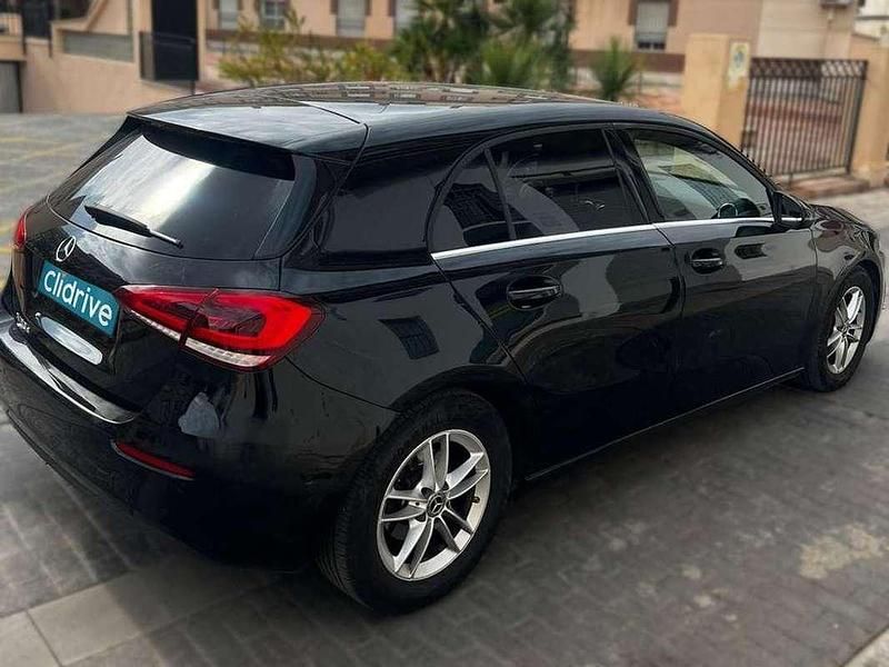 Usado Mercedes A180 116 CV (85 kW) 2019 Negro Utilitario