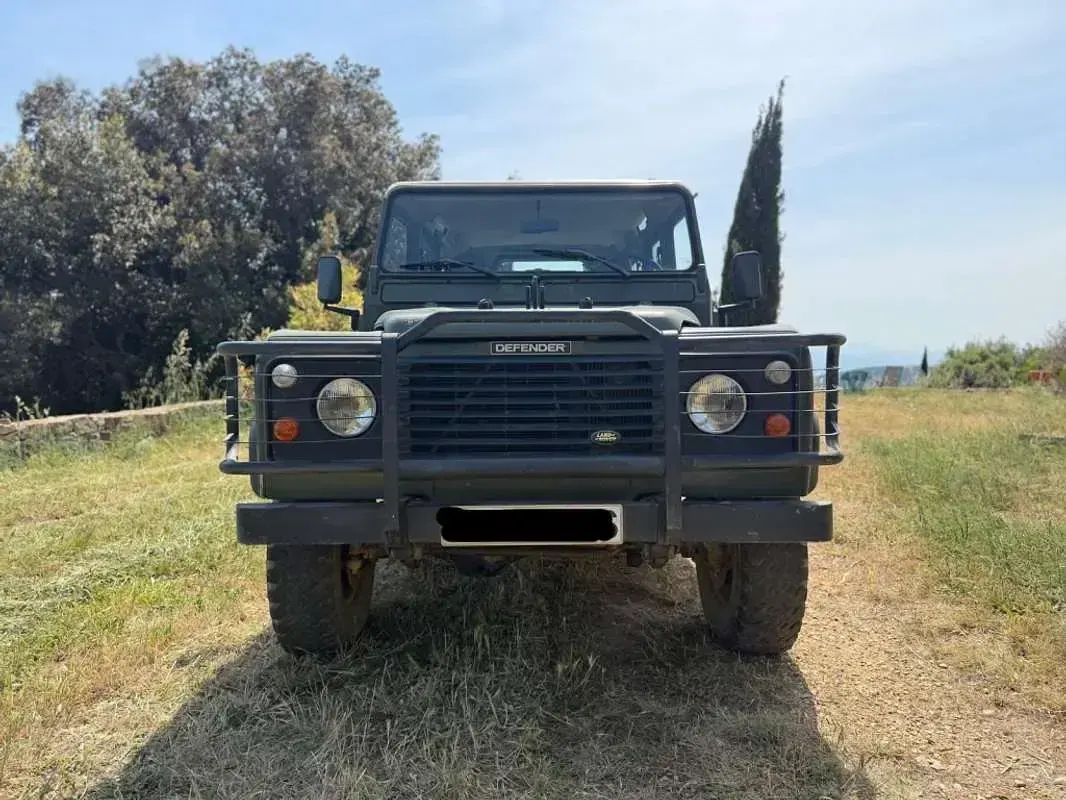Usado Land Rover Defender 111 CV (81 kW) 1991 Verde SUV