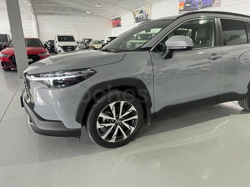 Usado Toyota Corolla Cross Plus 197 CV (144 kW) 2024 Gris / plata SUV