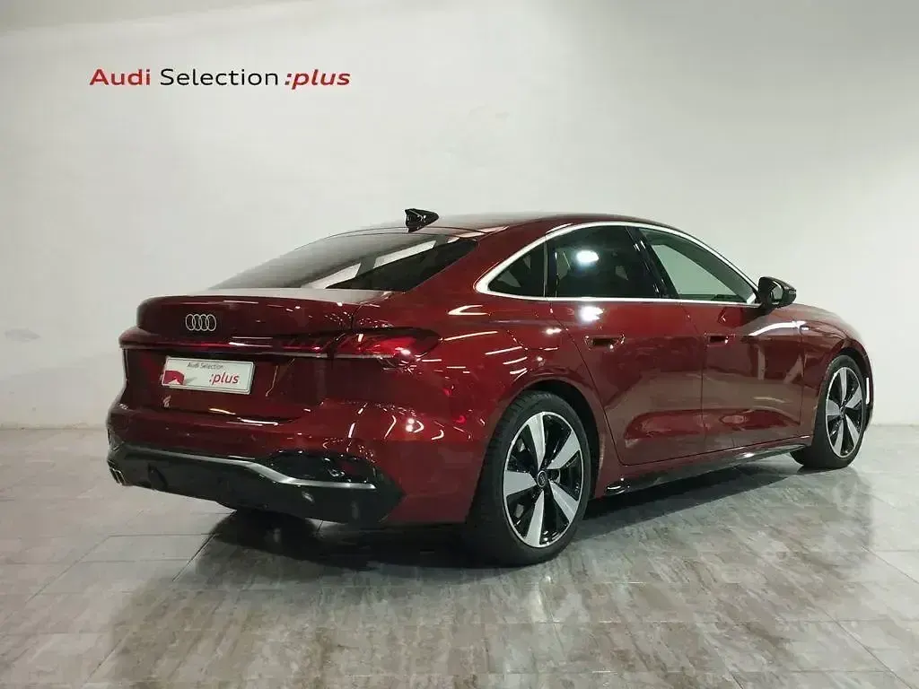 Käytetty Audi A5 S-Line 204 HP (150 kW) 2024 Punainen Sedan