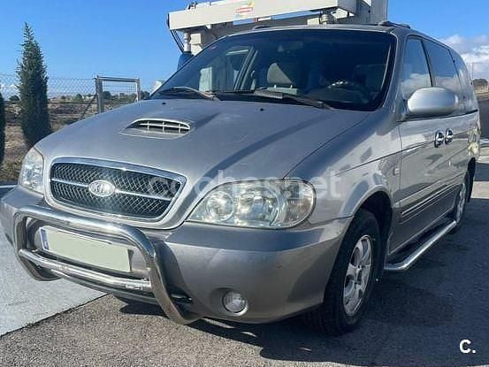 Gris / plata Usado 2007 Kia Carnival LX Monovolumen | 1900 € (Super precio) - Imagen 1/4