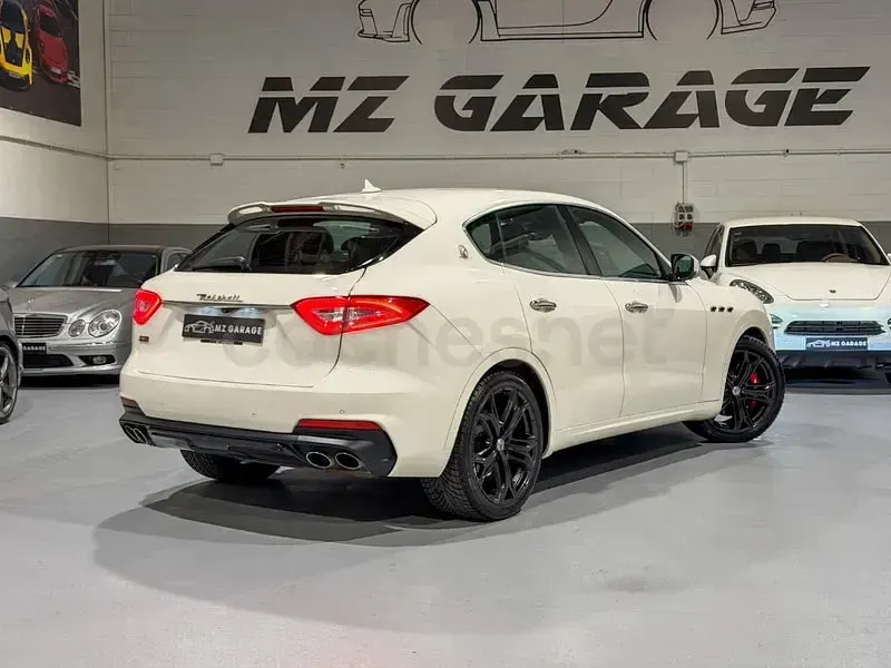 Usado Maserati Levante 430 CV (316 kW) 2018 Blanco SUV