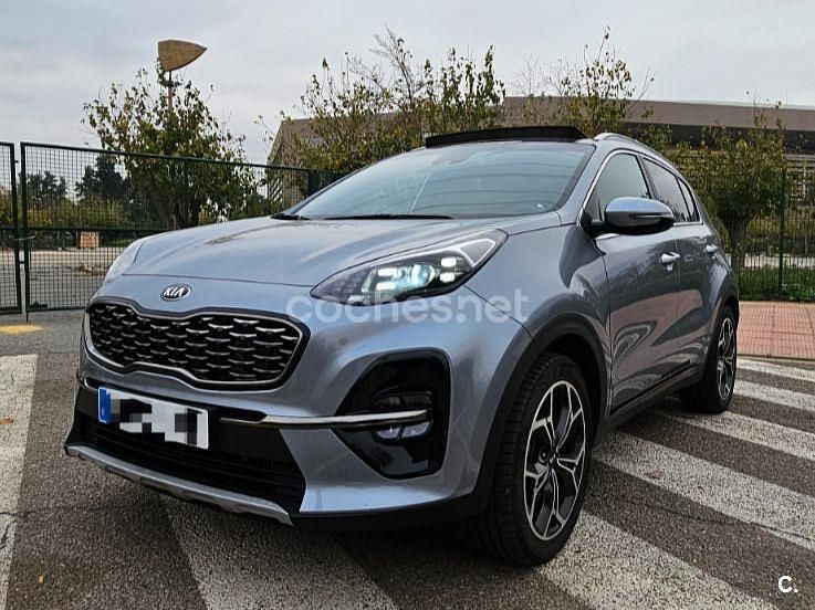 Usado Kia Sportage GT-Line 136 CV (100 kW) 2021 Gris / plata SUV