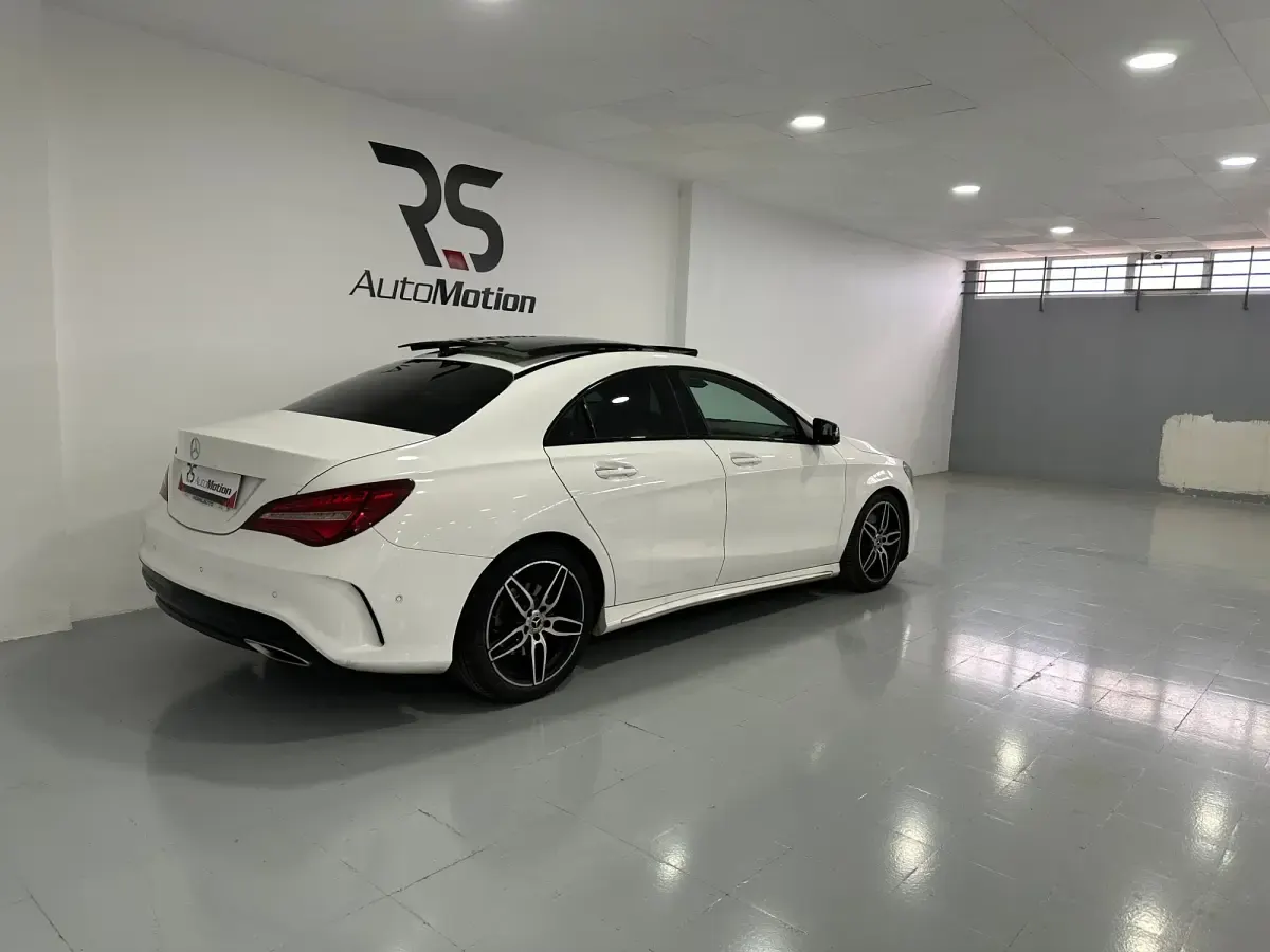 Usado Mercedes CLA220 170 CV (125 kW) 2018 Blanco Berlina