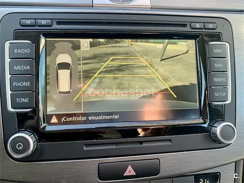 Usado VW Passat Advance 140 CV (102 kW) 2012 Gris / plata Familiar