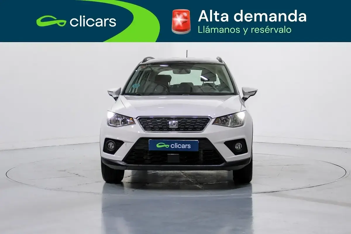 Usado Seat Arona Ecomotive 110 CV (80 kW) 2021 Blanco SUV