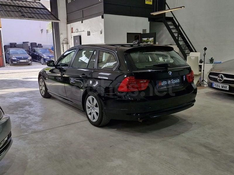 Usado BMW 318 143 CV (105 kW) 2011 Negro Familiar