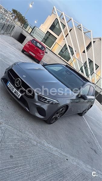 Gris / plata Usado 2023 Mercedes A180 Berlina | 26.900 € (Buen precio) - Imagen 1/4